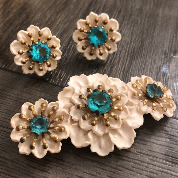 Vintage Celluloid Floral Pin & Clip Earrings Turquoise Gem Center - Picture 2 of 16
